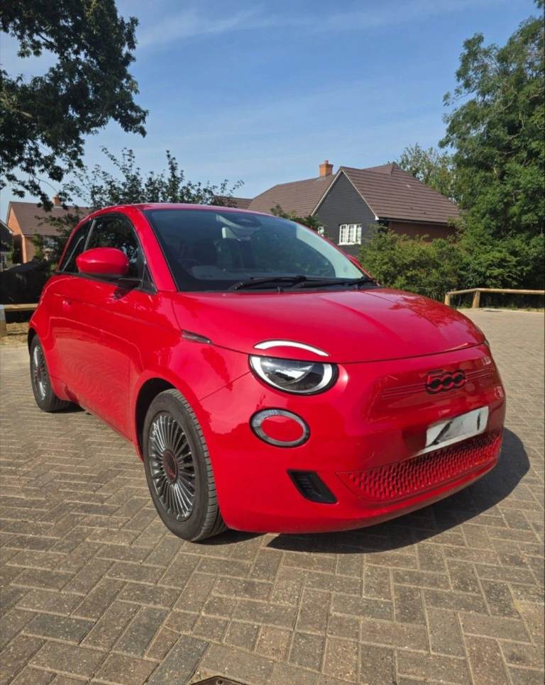 2022 Fiat 500e Red Auto | Only 7,000 Miles | 1 Previous Owner | NO RESERVE
