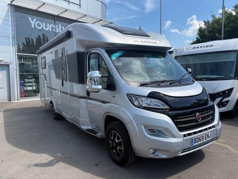 Adria Coral Supreme 670