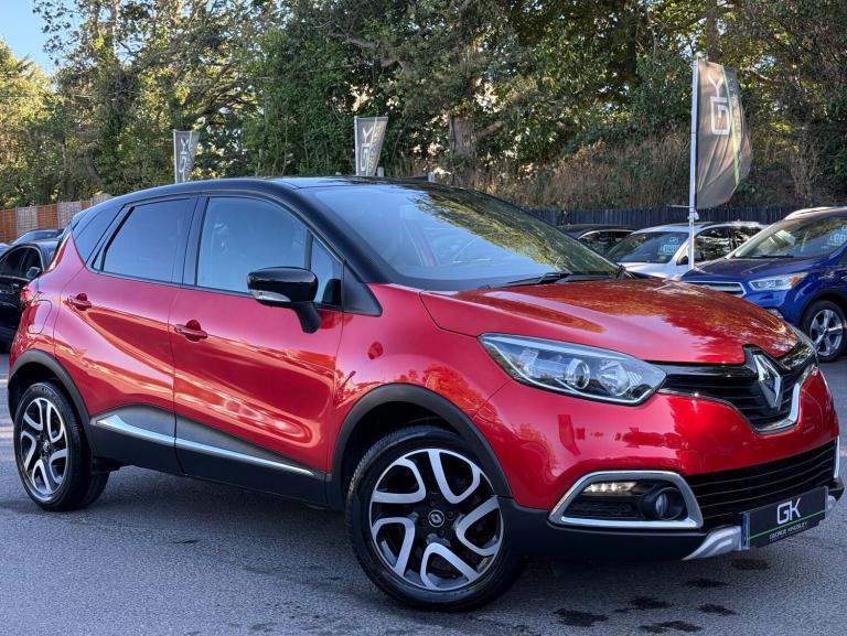 2017 Renault Captur SIGNATURE NAV DCI - EX DEMO + ONE OWNER - 7 SERVICES - NEW MOT - CAMERA Hatch...