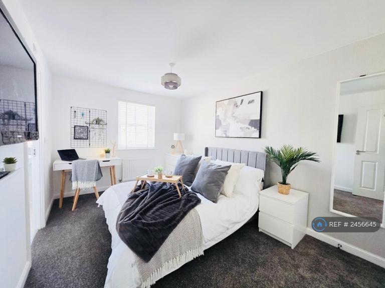 1 bedroom in Dragoon Road, Colchester, CO2 (#2456645)