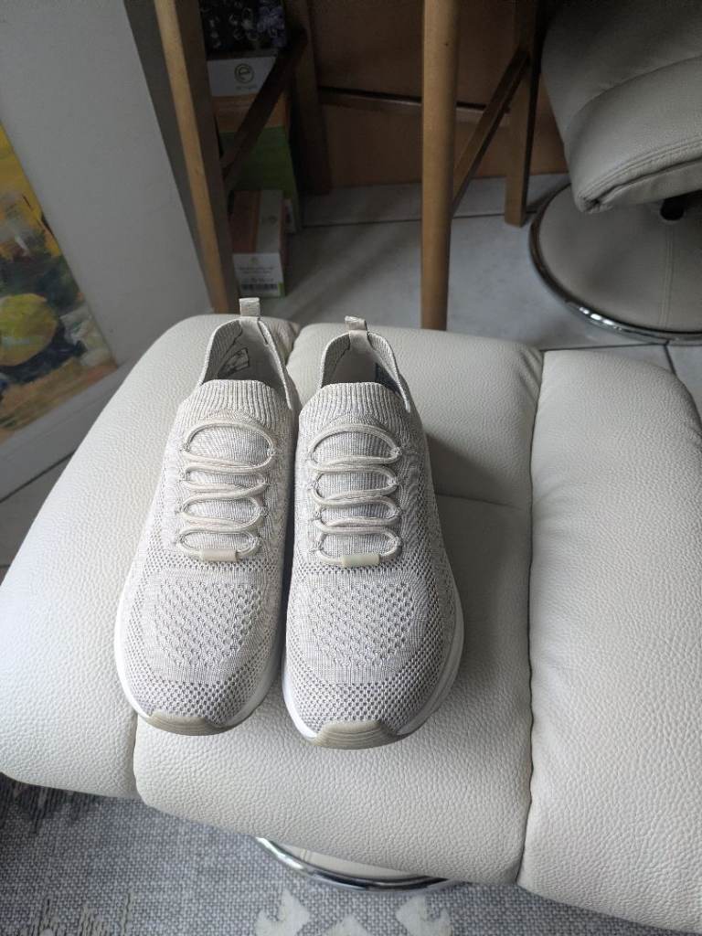 Slip on trainers 