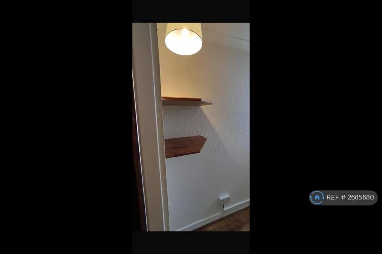 1 bedroom flat in Braehead Road, Cumbernauld, Glasgow, G67 (1 bed) (#2685680)