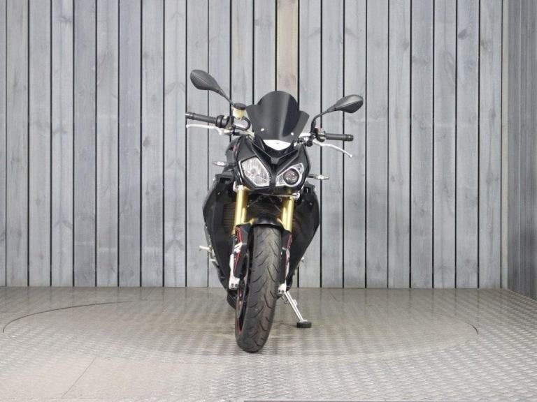 2016 11 BMW S 1000 R