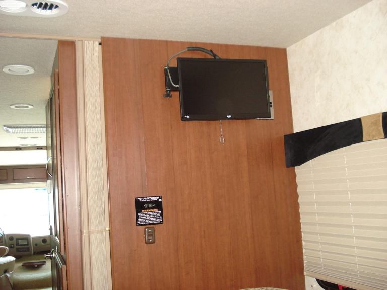 Fleetwood Storm 28F american motorhome rv  LPG AUTOMATIC 2012