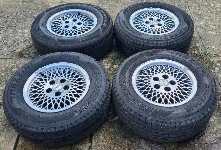 15" OEM JEEP CHEROKEE XJ CLASSIC / RETRO 4x4 FULL SET + TYRES! GENUINE CONDITION