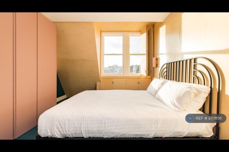 2 bedroom flat in Archway Road, London, N6 (2 bed) (#2701156)