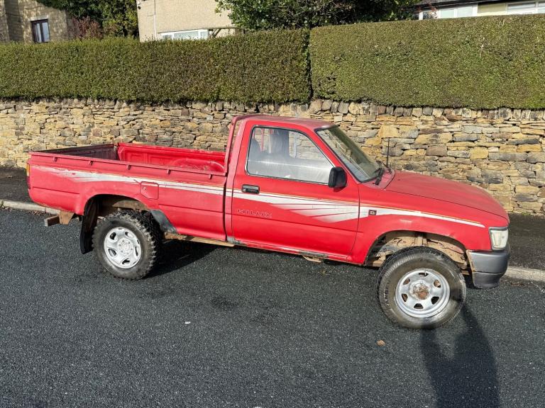 1995 Toyota Hilux SINGLE CAB 2.4D MANUAL RED NA Diesel Manual