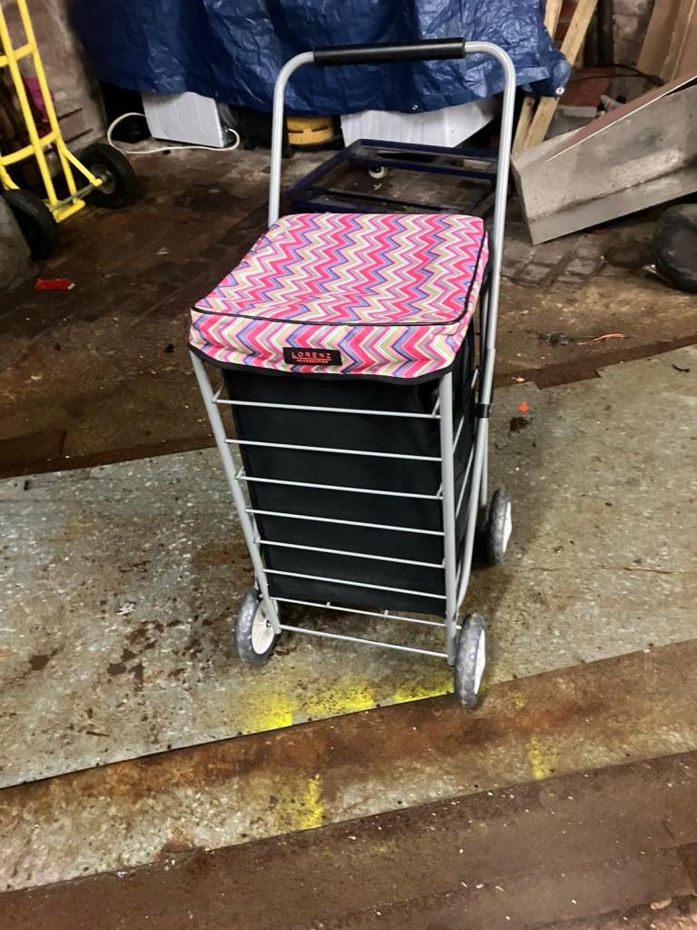 Lorenz Accessories four-wheeled shopping trolley with a metal frame