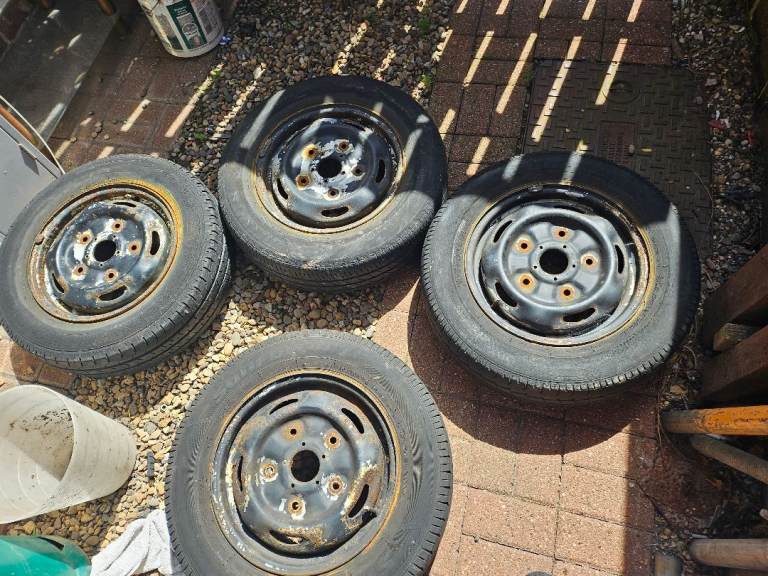 Transit tyres and rims 