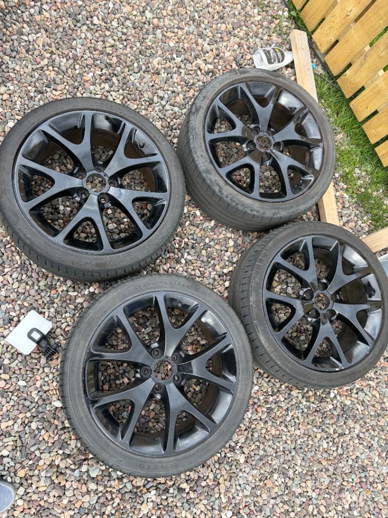 Corsa vxr alloys 18” 