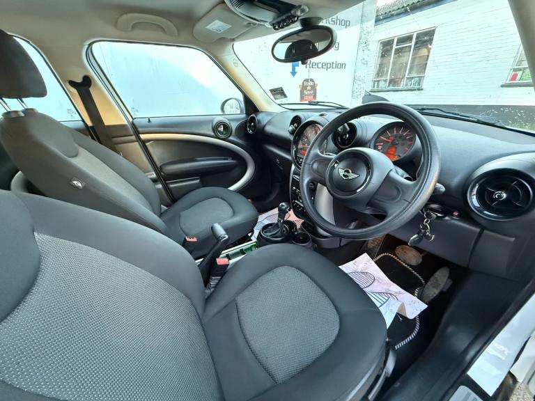 2015 MINI Countryman 1.6 One 5dr Auto HATCHBACK Petrol Automatic