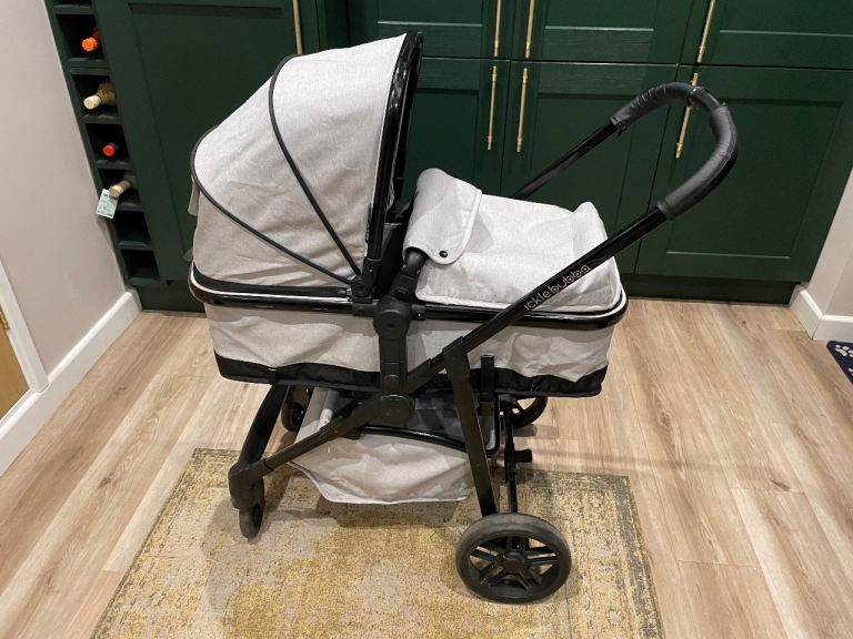 Ickle Bubba travel system 3 in 1