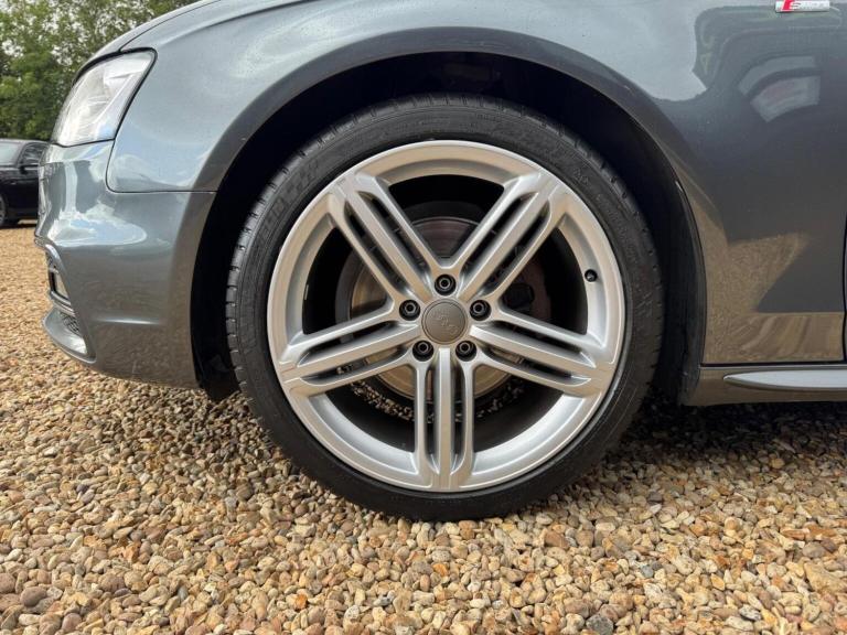 AUDI A4 AVANT 2.0 TDI S line quattro Euro 5 (s/s) 5dr 2015