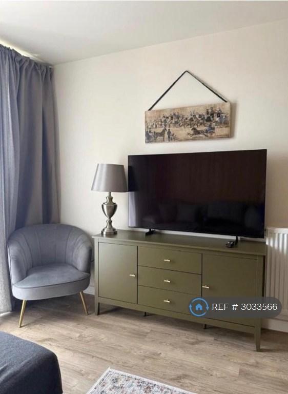 2 bedroom flat in North End Road, Wembley, HA9 (2 bed) (#3033566)