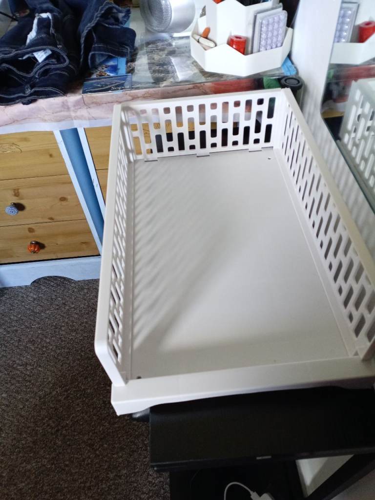 Plastic crate/drawers