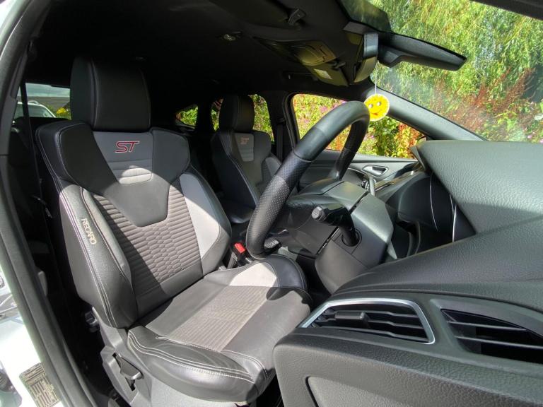 2015 Ford Focus 2.0T EcoBoost ST-2 5dr HATCHBACK PETROL Manual