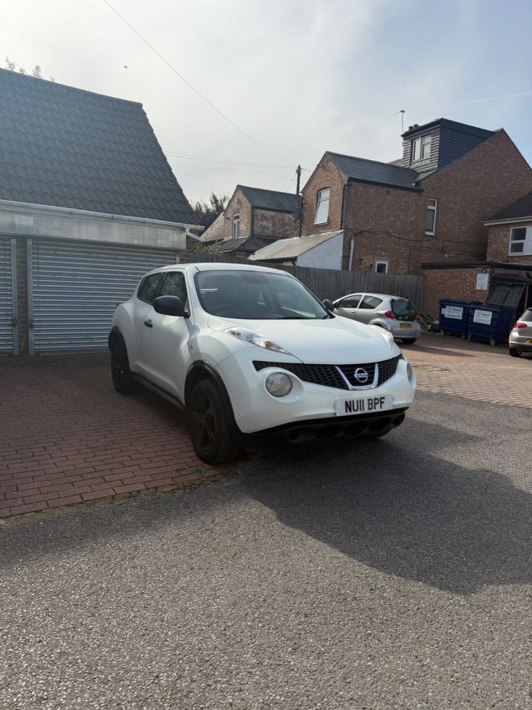 Nissan, JUKE, Hatchback, 2011, Manual, 1598 (cc), 5 doors