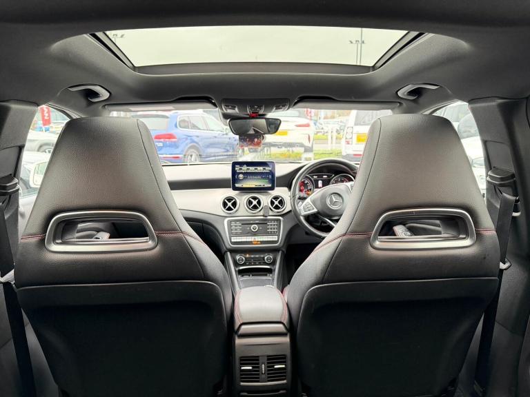 2017 Mercedes-Benz GLA GLA 220d 4Matic AMG Line Prem Plus 5dr Auto ESTATE DIESEL Automatic