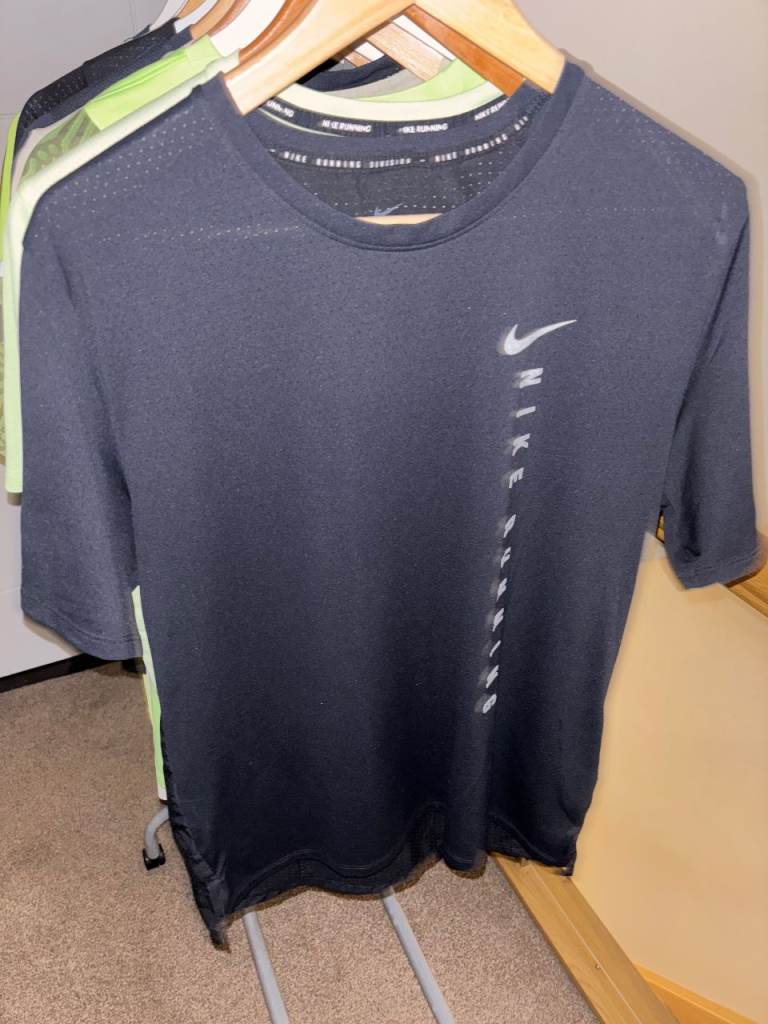 14x Nike & Under Armour Tops. S & M. Excellent Condition. Cost £35-£45 each, accept £8/£10 each