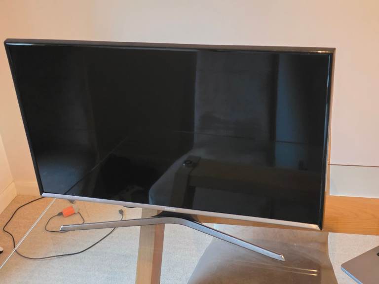 Samsung 32 inch smart TV