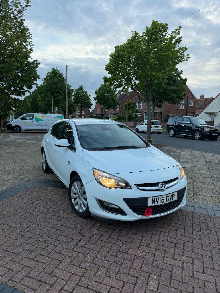 Vauxhall, ASTRA, Hatchback, 2015, Manual, 1956 (cc), 5 doors