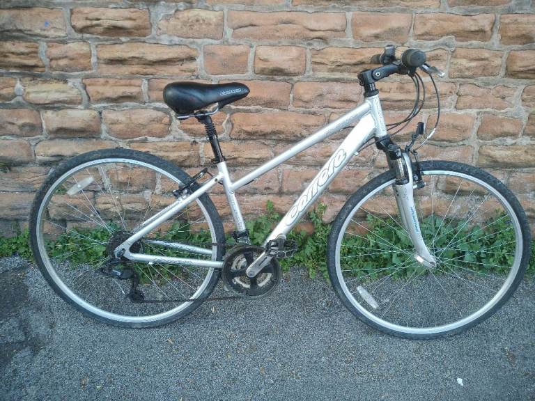 Carrera Crossfire S/M Ladies / Teens Light Weight Hybrid Commuter Bike