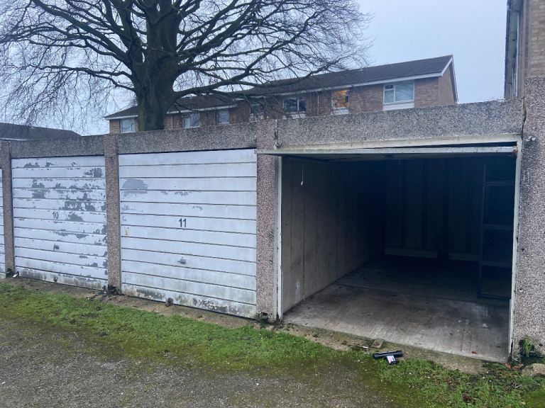 Garage for rent in Bromley (BR1)