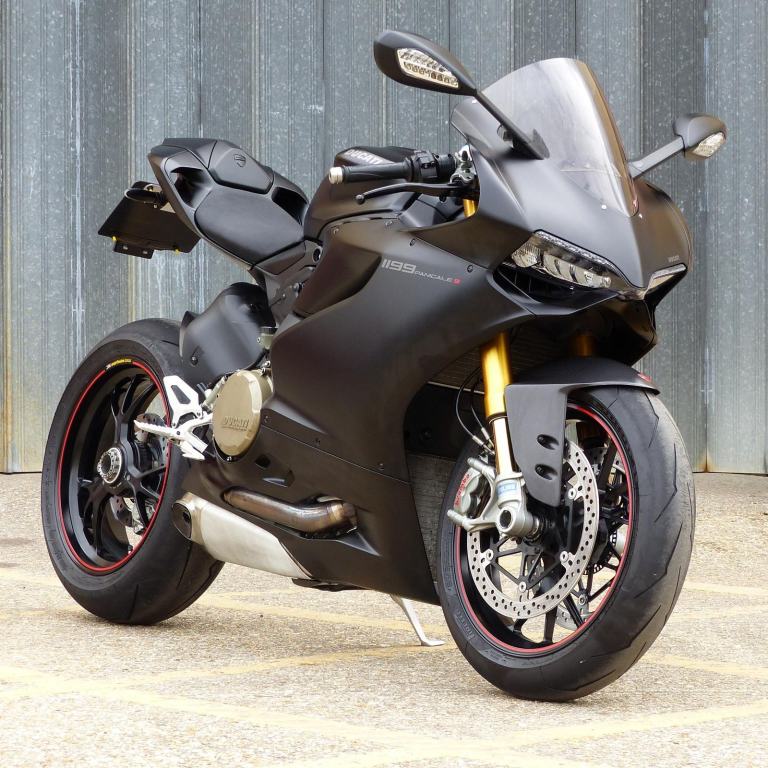 2014 Ducati 1199 Panigale S – Excellent Condition, 1 Owner, Full Ducati History