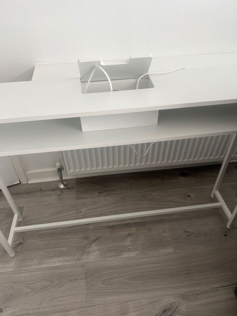 WASAGLE Console Table with Charging Station – Snow White