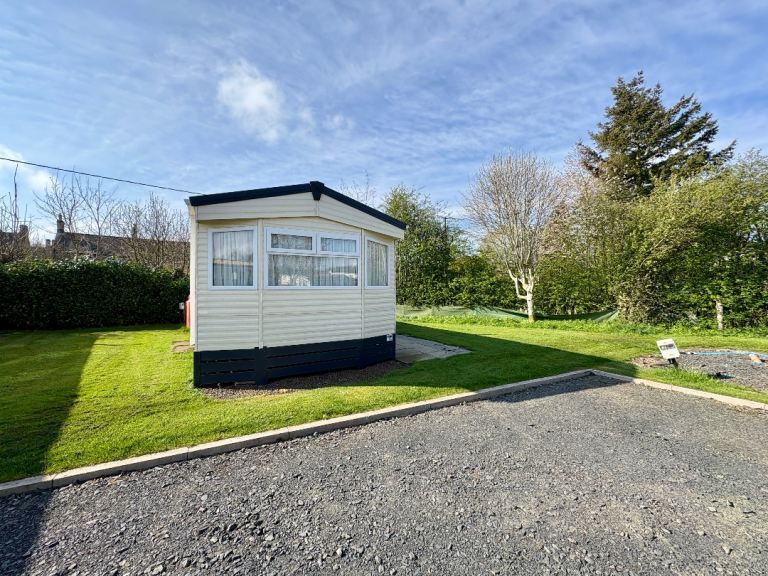 CHEAP STATIC CARAVAN FOR SALE IN SCOTTISH BORDERS , 50 WK SEASON , NO AGE LIMIT , Cheap site fees 