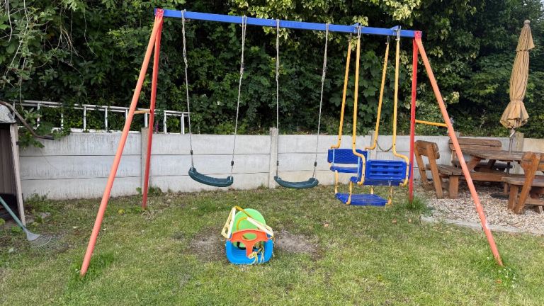 Kids Swing Set with Multiple Swings . Good Condition