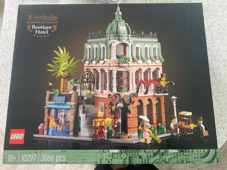 Lego 10297 Boutique Hotel. RETIRED!!