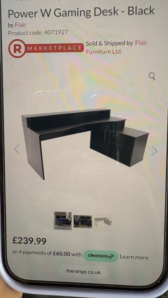Pc gaming desk. 