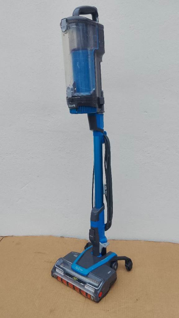 🛑 FREE DELIVERY 'SHARK' LIFTAWAY TECHNOLOGY LIGHTWEIGHT VACUUM CLEANER 