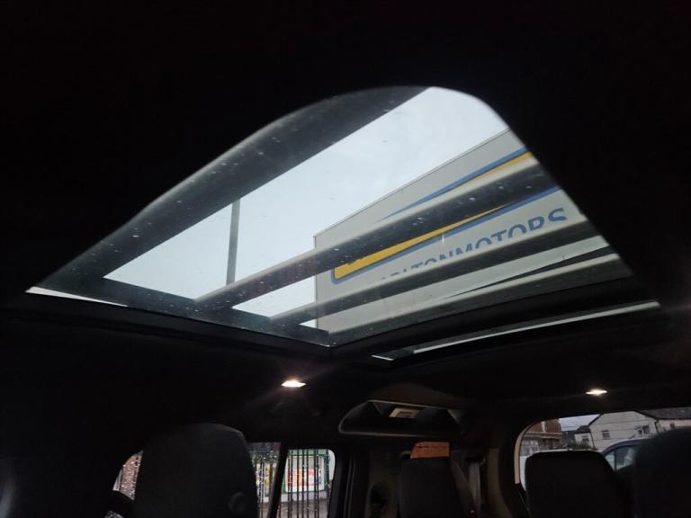 2025 Land Rover Defender X-DYNAMIC SE  ( 7 Seater) * BIG SPEC * Estate Diesel Automatic