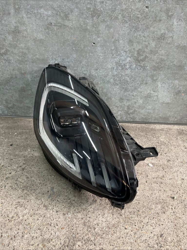FORD PUMA GEN-E DRIVERS SIDE RIGHT LED HEADLIGHT FACELIFT 2024 2025 MK2 ST-LINE