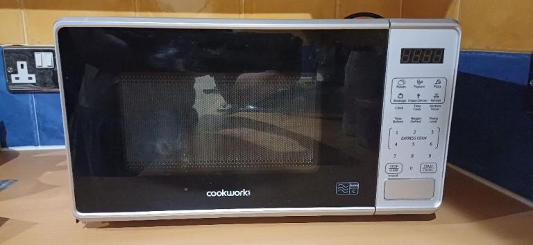 Cookworks Microwave Oven - Silver, Good Condition