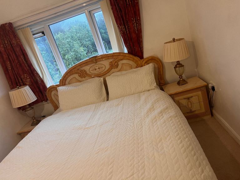 Double room available to rent 