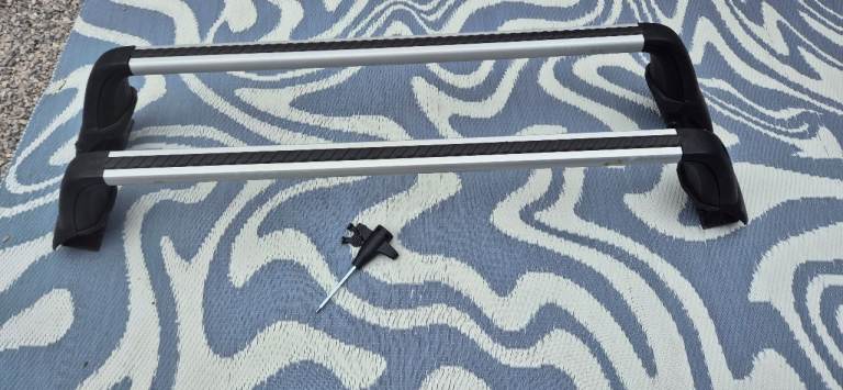 Genuine roof bars came off 2024 Vauxhall Mokka.