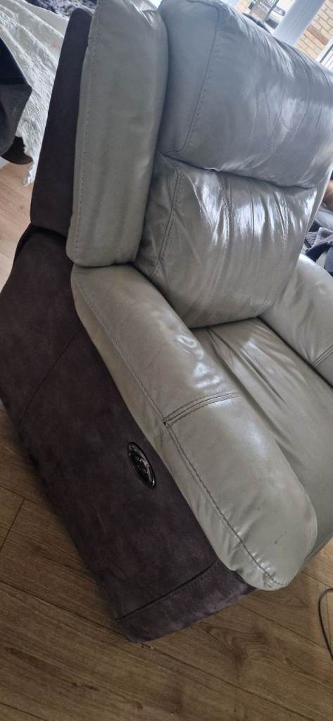 Recliner chair