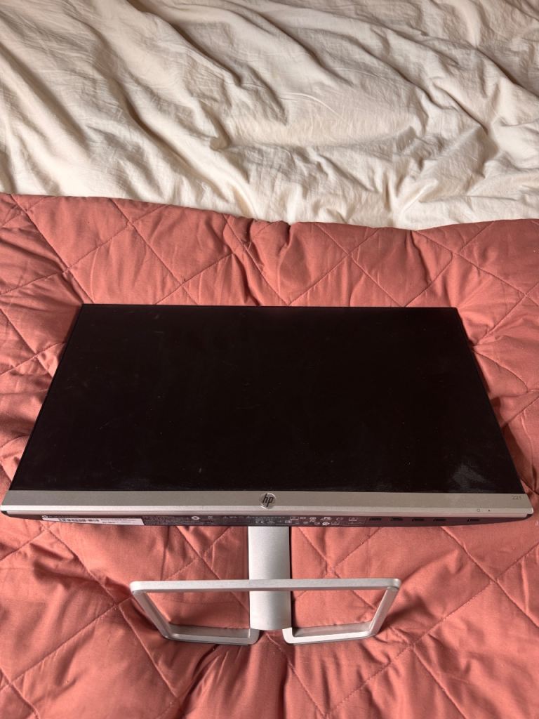 HP 22f 21.5” Full HD Monitor – HDMI & VGA – Excellent Condition