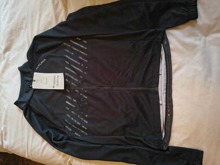 Altura airstream jersey size large, brand new, cost £65 