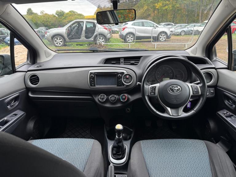 2012 Toyota Yaris 1.33 VVT-i TR 5dr HATCHBACK Petrol Manual