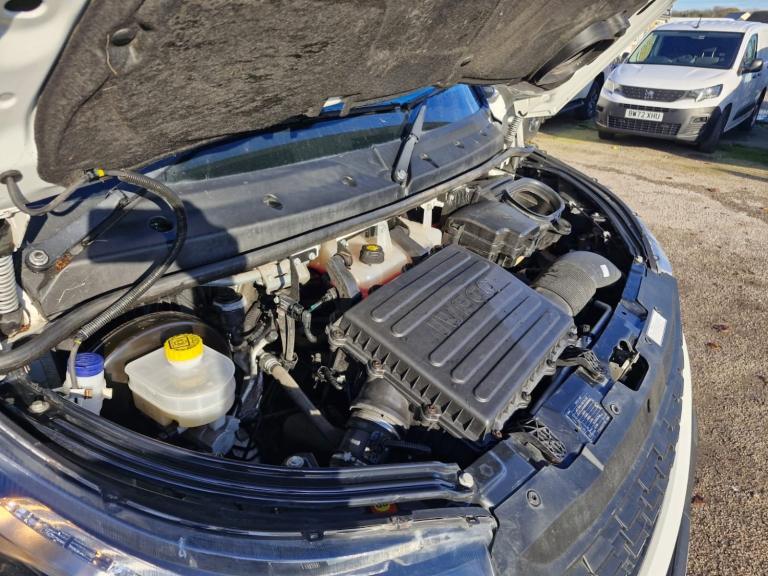 IVECO DAILY LUTON BUSINESS 2.3 D HPI 14V 35S 3000 2021