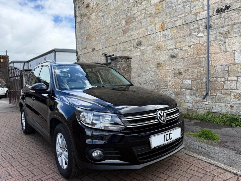 64 VOLKSWAGEN TIGUAN 2.0 TDI BLUEMOTION TECH S DIESEL SUV 5DR BLACK  LOW MILEAGE