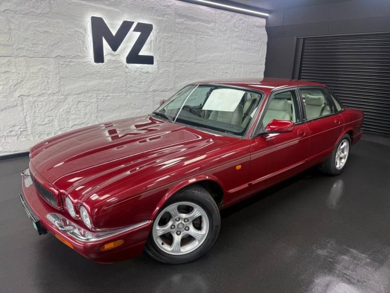 2001 Jaguar XJ XJ8 4.0 4dr Auto SALOON PETROL Automatic