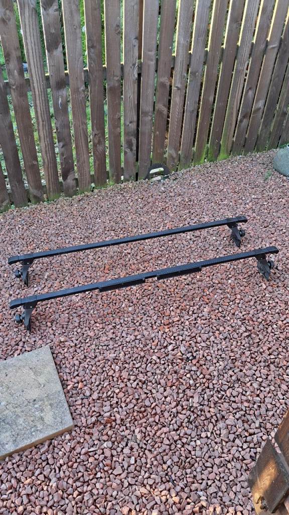 Suzuki Jimny Sz5 roofbars with J bars for kayak