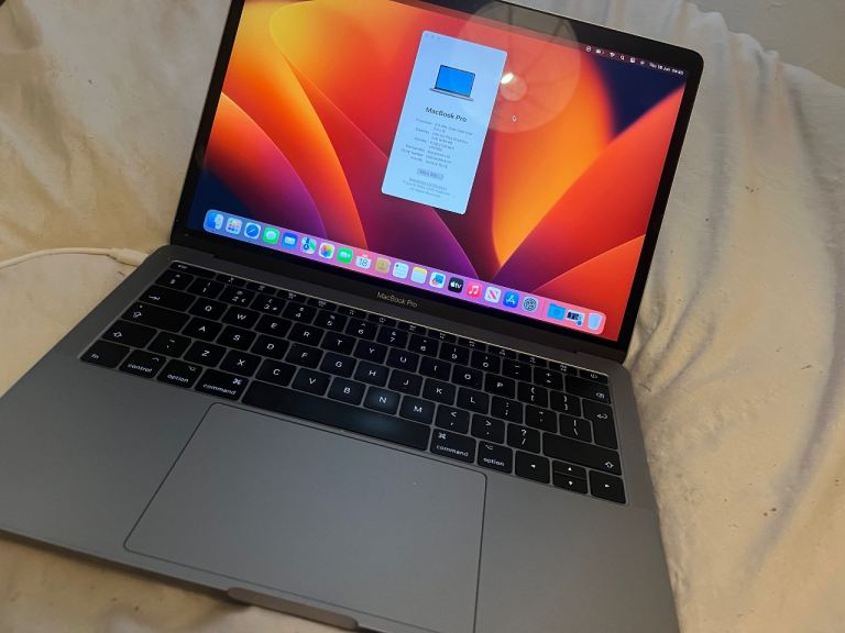 Apple MacBook Pro core i5 8gb ram 256gb ssd