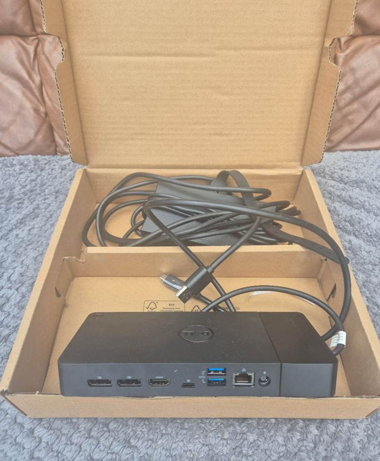 Dell Docking Station with Power Cables – Good Condition