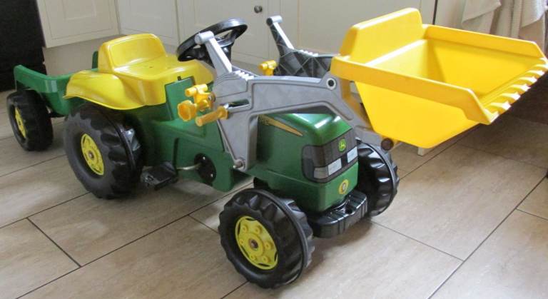 John Deere Rolly Childs pedal Tractor and detachable Trailer
